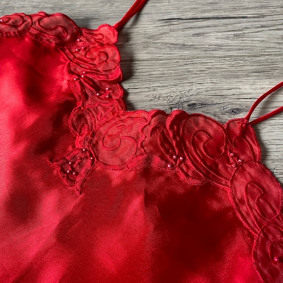 Red Vintage Camisole - Picture 4 of 4